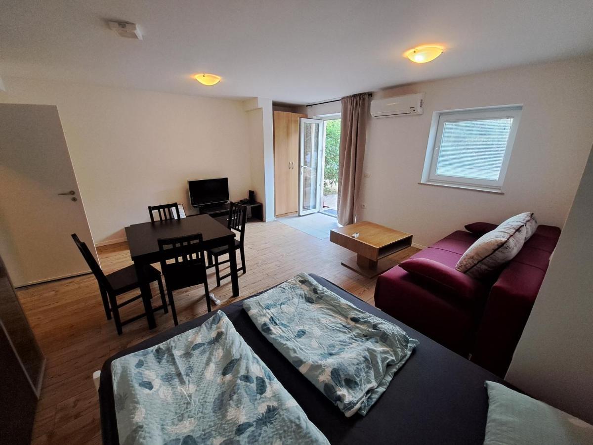 Apartments Pronavtik بيران المظهر الخارجي الصورة