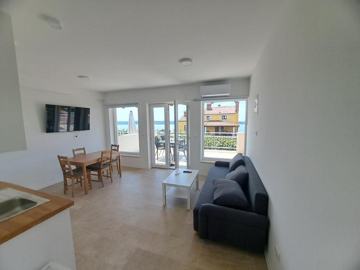 Apartments Pronavtik بيران المظهر الخارجي الصورة