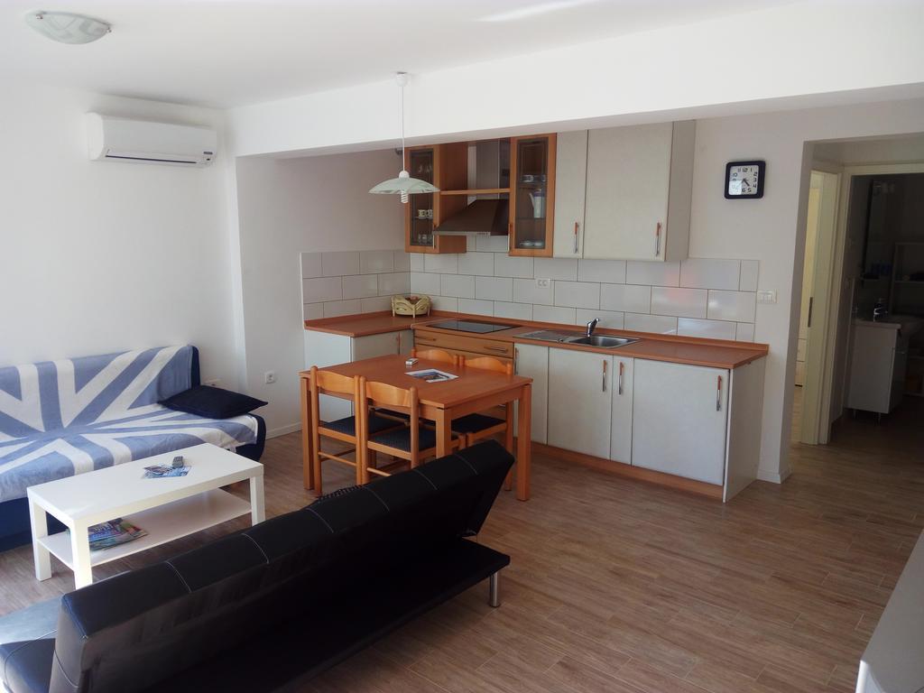 Apartments Pronavtik بيران المظهر الخارجي الصورة